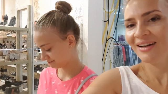 LIFE VLOG: В поисках LOL Surprise/ BACK TO SCHOOL/ Новая канцелярия 2018. смотреть онлайн