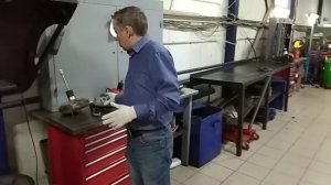 Тормозная жидкость в вакуумном усилителе тормозов