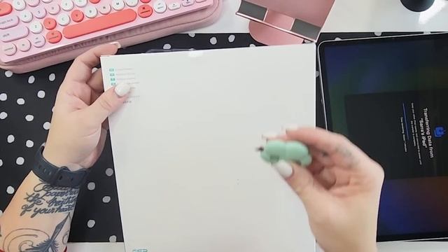 Unboxing my new 12.9" 2022 iPad Pro ✨ [The NaNoWriMo Diaries 2022 - Day 29] смотреть онлайн