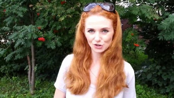 Lena announces the fanweekend in Cologne, Germany, October 5/6 2013