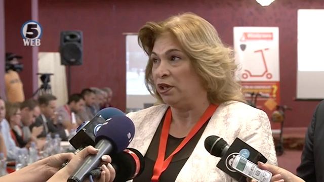 Дебата за учество во сообраќајот со електричен тротинет смотреть онлайн