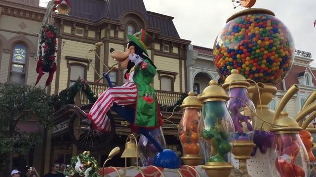 Zak Choumil Magic Kingdom's holiday parade Goofy смотреть онлайн