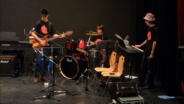 Highway To Hell D'AC/DC (revisité) Joué Par Kill The Monster En Concert