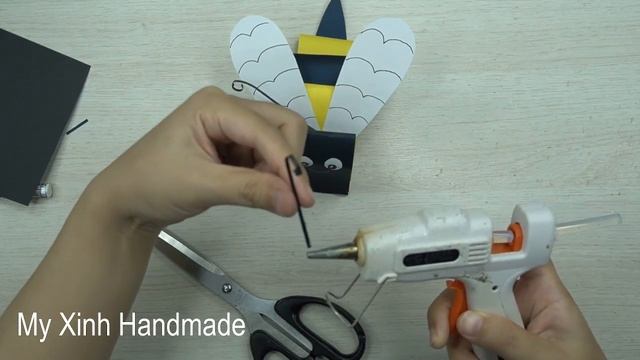 Hướng dẫn các bạn cách làm một con ong lấy mật đơn giản | My Xinh Handmade смотреть онлайн