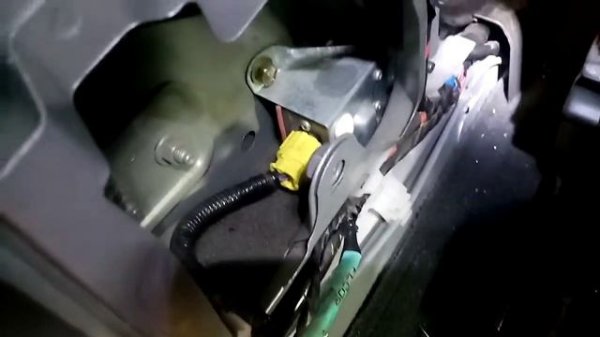 Toyota Avensis B1141 B1166 troubleshooting airbag faults