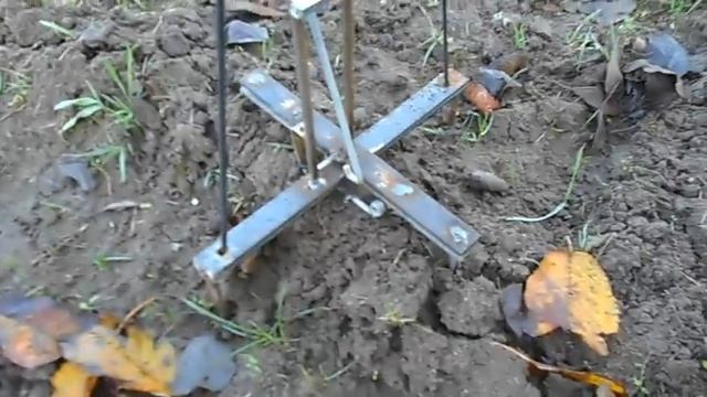 Как поймать крота. Кротоловка. Как избавиться от кротов.Кроты на участке. Кротобой. Видео № 4.