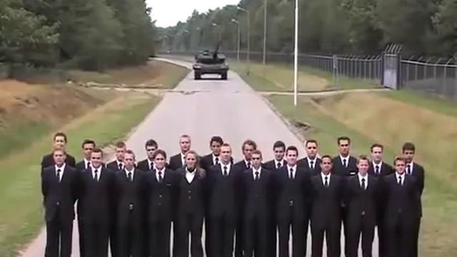 Prueba de freno de un tanque Leopard 2 en Holanda | Autocosmos смотреть онлайн