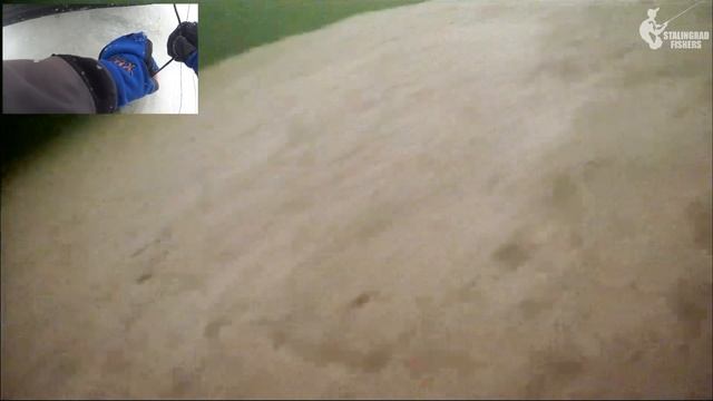 Здесь нужна ПЕШНЯ! Огромные СУДАКИ глотают вибы на Волге смотреть онлайн