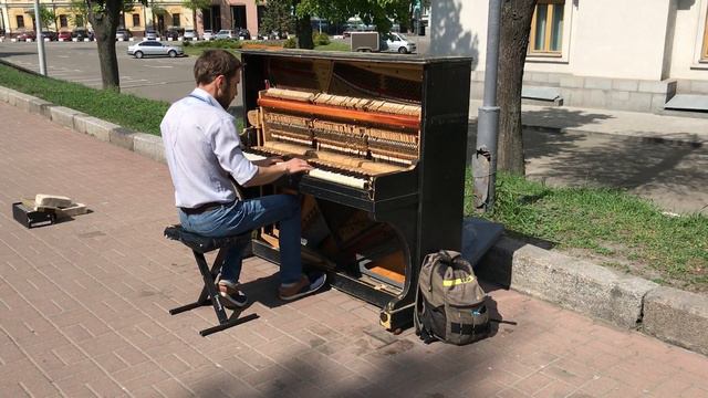Уличный музыкант. Киев, Фуникулер смотреть онлайн