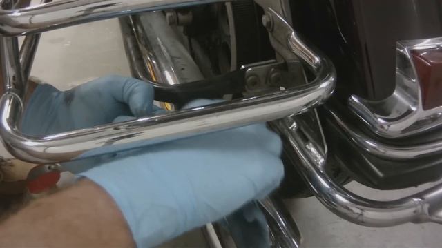 Harley Davidson Ultra Classic Rear Wheel Removal смотреть онлайн
