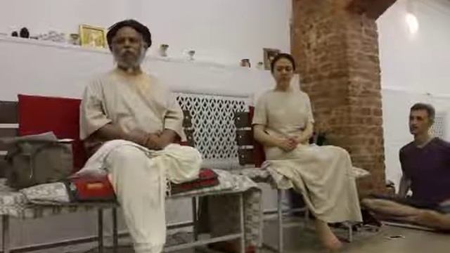 Десять нади и техники пранаямы. Часть 1. Семинар Дэв Дас Махараджа. Москва 23. 06 .18. смотреть онлайн