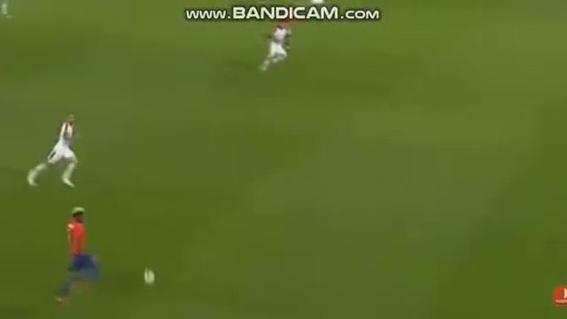 Не смог забить в пустые ворота