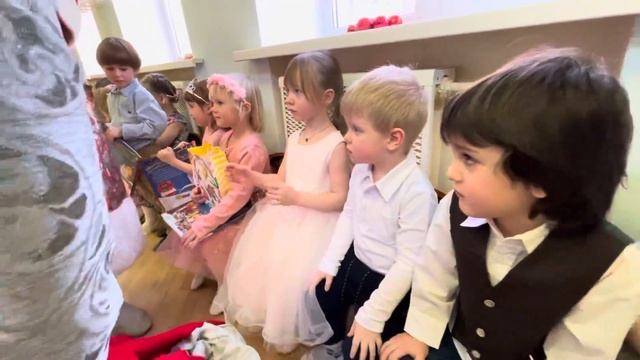Новогодний утренник в саду? смотреть онлайн