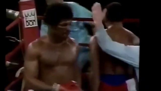 ДОСРОЧНЫЕ ПОРАЖЕНИЯ ЛЕОНА СПИНКСА . DEFEATS LEON SPINKS BY A KNOCKOUT. смотреть онлайн