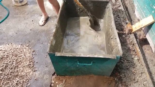 Как правильно замесить раствор для фундамента. Простая видео инструкция.