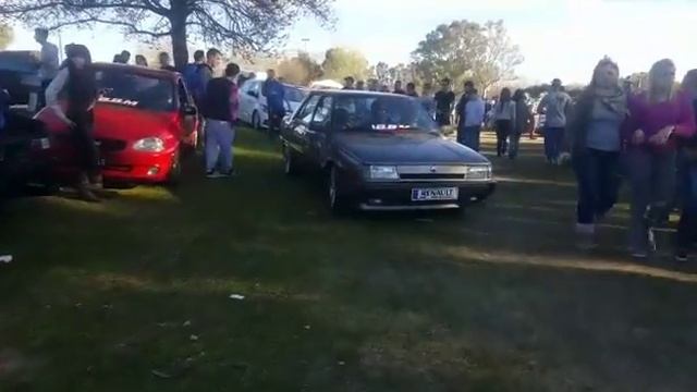 Renault 9 al piso смотреть онлайн