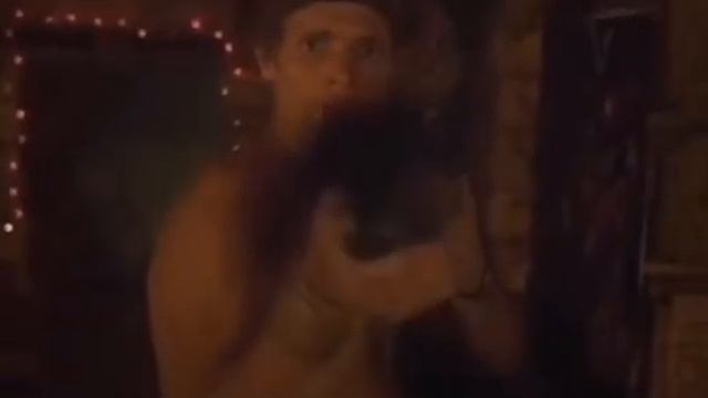 Уильям Дефо достал дробовик / Взвод смотреть онлайн