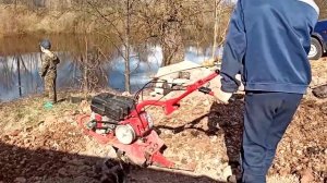 замена масла в двигателе и коробке передач на мотоблоке салют агат.