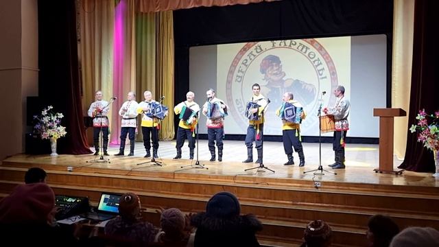 Чувашские наигрыши - Ансамбль гармонистов "Алтăр Çăлтăр" смотреть онлайн