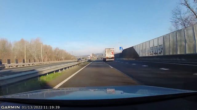 Maastricht to Maastricht Airport (via A2) using a Garmin dash cam mini without polarizing filter смотреть онлайн