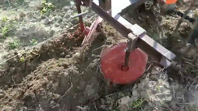 09 - Окучивание дисковым окучником. Часть 3 Испытание смотреть онлайн