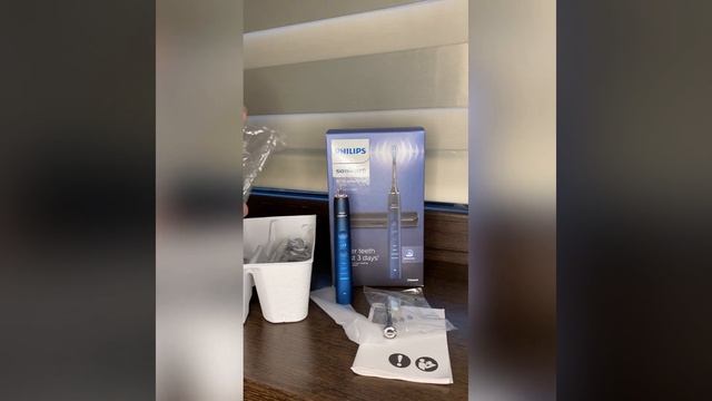 Зубна щітка Philips Sonicare 9911/88 смотреть онлайн