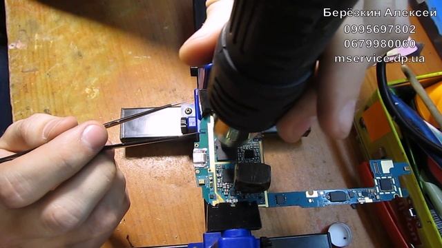 Samsung i9300 замена микросхемы памяти (висит на логотипе Samsung) смотреть онлайн
