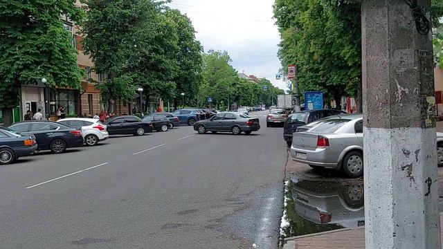 Черкаси. Центр. Вул. Хрещатик. 27.05.2022. смотреть онлайн
