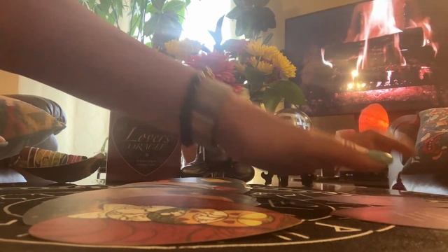 ? Friends first! ? ORACLE READING ? смотреть онлайн