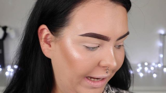 Косметика Benefit (И палетка Beauty Bay evolve 42 colour eyeshadow palette) смотреть онлайн