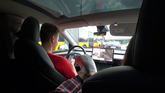 ПОПАЛИ В АВАРИЮ!? Мешаю ДОМЕРУ 24 ЧАСА в Реальной Жизни смотреть онлайн