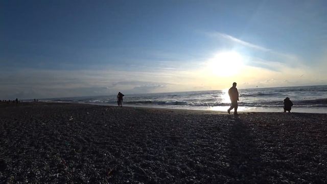 АДЛЕР. ЧЁРНОЕ МОРЕ ☼ ВОЛНЫ ☼ ПЛЯЖ "ЧАЙКА" .. смотреть онлайн