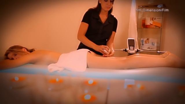 девушка массажирует девушку на водяной кровате смотреть онлайн