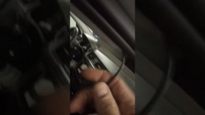 Протяжка провода на камеру заднего вида или парктроник Шкода рапид.