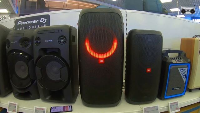 JBL PARTYBOX 310 vs PIONEER CLUB 5 AMAZING BASS FIGHT смотреть онлайн