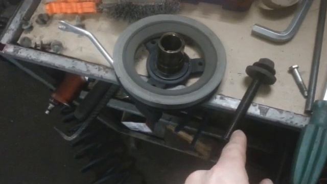 Сатурн Вуе меняем передний сальник коленвала. смотреть онлайн