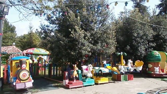 Лазаревское, Центральный парк на "Красную горку"... смотреть онлайн