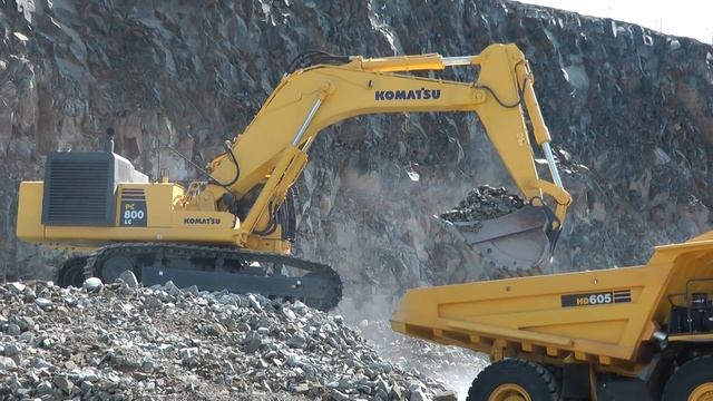 Komatsu PC800 + HD605 смотреть онлайн