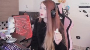 КАРИНА СТРИМЕРША БОМБИТ на СТРИМЕ. ЕЕ ФОТКИ СЛИЛИ В ИНТЕРНЕТ.