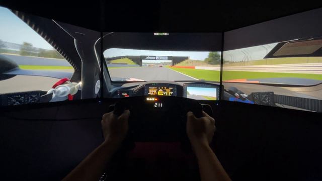Assetto Corsa Competizione | Silverstone | Mclaren 720S GT3 | Sim Racing Triple Monitor смотреть онлайн