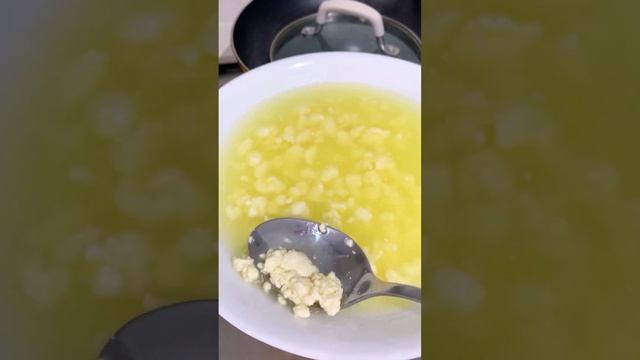 А вы знали, что из кислого молока можно сделать творожок всего за пару минут? смотреть онлайн
