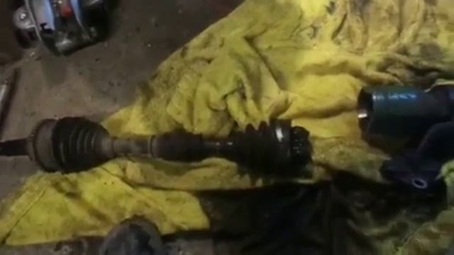 Как убрать люфт в промвалу. Или биение трипоида в стакане. смотреть онлайн