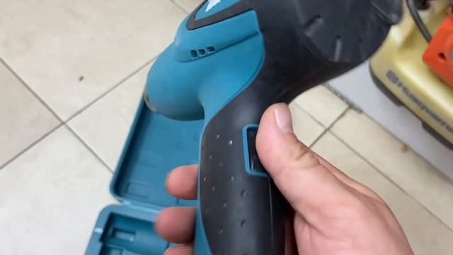Фен Makita смотреть онлайн