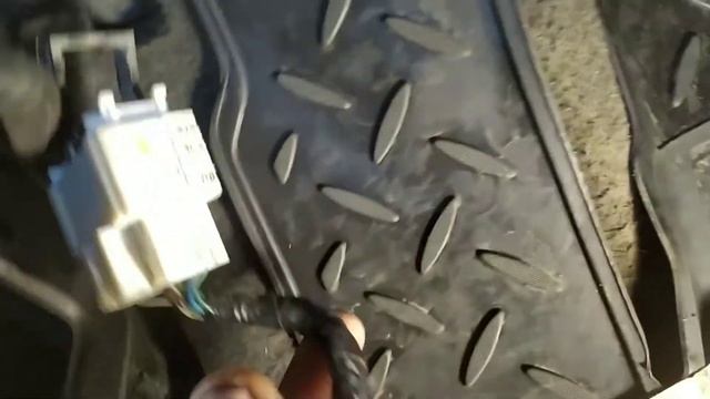 Хундай Акцент почему не работает датчик уровня топлива?