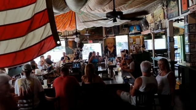 28 Florida Keys Bars in 6 Days смотреть онлайн