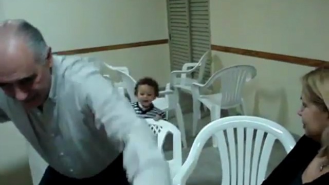 Уронил дедулю смотреть онлайн