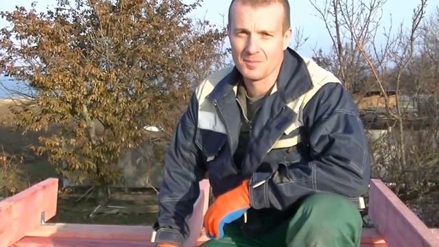 Простой и быстрый способ подшить ПОТОЛОК доской 25мм по деревянным балкам. Часть1. смотреть онлайн