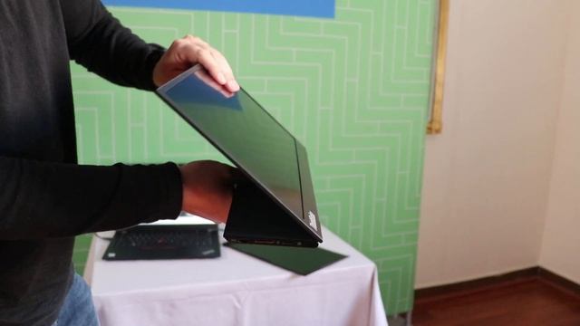 We love portable Displays - Lenovo ThinkVision M14 Hands on смотреть онлайн