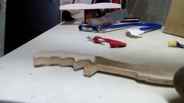 Как сделать охотничий нож из дерева? CS:GO смотреть онлайн