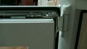 Регулировка верхней петли пластикового окна или балконной двери. Регулировка окон ПВХ своими руками